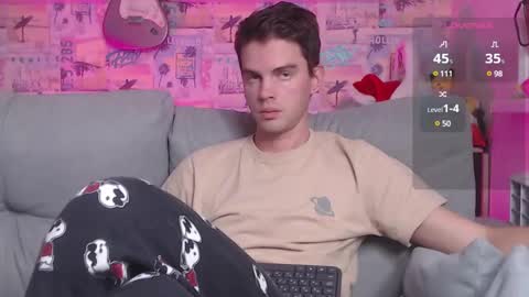 Snapshot of oxmikexo chatting on December 30, 2024, 12:20 pm Mike online show from December 30, 2024, 12:20 pm