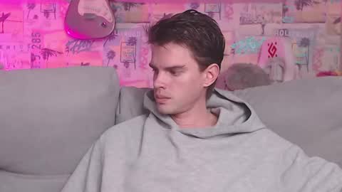 Snapshot of oxmikexo chatting on February 13, 2025, 10:23 am Mike online show from February 13, 2025, 10:23 am