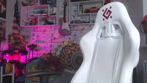 Snapshot of oxmikexo chatting on March 4, 2025, 1:59 pm Mike online show from March 4, 2025, 1:59 pm