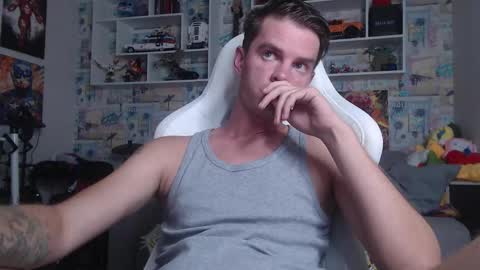 Snapshot of oxmikexo chatting on September 10, 2025, 12:05 pm Mike online show from September 10, 2025, 12:05 pm