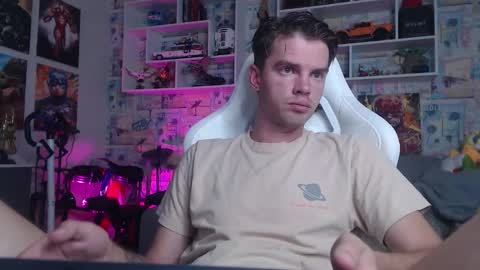 Snapshot of oxmikexo chatting on September 11, 2025, 10:04 am Mike online show from September 11, 2025, 10:04 am