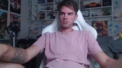 Snapshot of oxmikexo chatting on September 12, 2025, 10:37 am Mike online show from September 12, 2025, 10:37 am