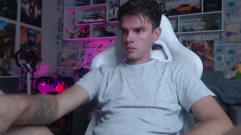 Snapshot of oxmikexo chatting on September 14, 2025, 11:09 am Mike online show from September 14, 2025, 11:09 am