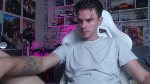 Snapshot of oxmikexo chatting on September 20, 2025, 10:49 am Mike online show from September 20, 2025, 10:49 am