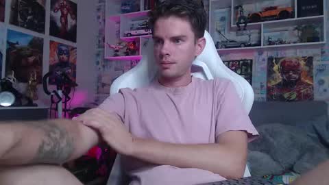 Snapshot of oxmikexo chatting on September 21, 2025, 9:55 am Mike online show from September 21, 2025, 9:55 am