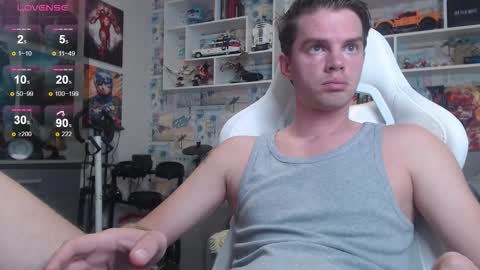 Snapshot of oxmikexo chatting on October 2, 2025, 12:12 pm Mike online show from October 2, 2025, 12:12 pm