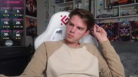 Snapshot of oxmikexo chatting on October 11, 2025, 1:09 pm Mike online show from October 11, 2025, 1:09 pm