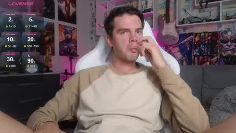 Snapshot of oxmikexo chatting on October 14, 2025, 11:55 am Mike online show from October 14, 2025, 11:55 am