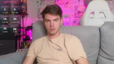 Snapshot of oxmikexo chatting on November 4, 2025, 4:17 pm Mike online show from November 4, 2025, 4:17 pm