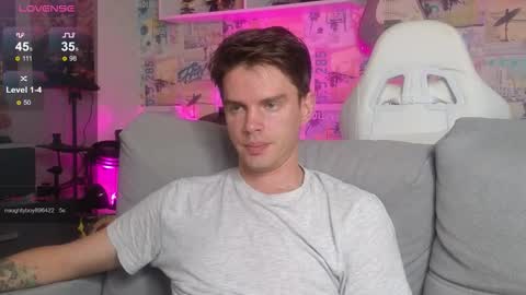 Snapshot of oxmikexo chatting on November 15, 2025, 12:23 pm Mike online show from November 15, 2025, 12:23 pm