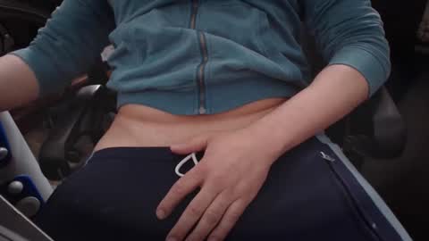 Snapshot of oxolotl chatting on March 15, 2026, 7:47 am oxolotl online show from March 15, 2026, 7:47 am