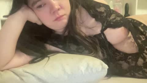 oxovickyoxo online show from February 9, 2026, 4:38 am