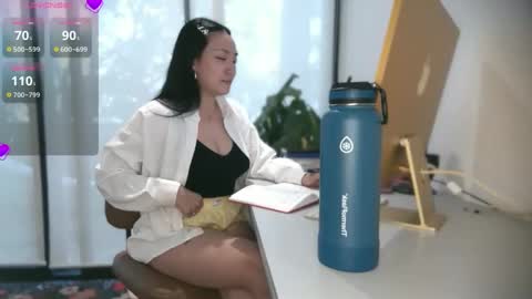 ozhmara online show from September 21, 2025, 3:35 pm