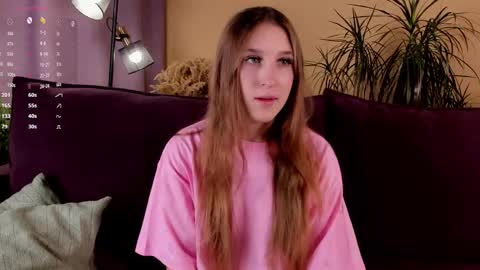 Snapshot of oziecarmona chatting on September 13, 2025, 1:16 am Caroline or just Lina online show from September 13, 2025, 1:16 am