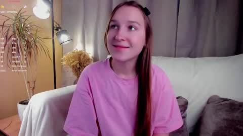 Snapshot of oziecarmona chatting on November 11, 2025, 1:27 am Caroline or just Lina online show from November 11, 2025, 1:27 am