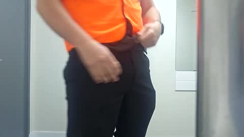 Snapshot of ozone1992 chatting on December 8, 2024, 2:49 am ozone1992 online show from December 8, 2024, 2:49 am