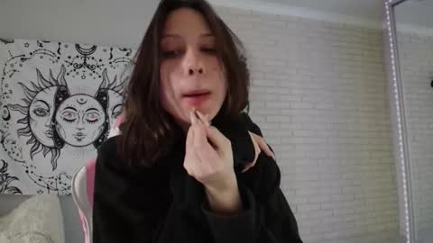 Snapshot of p0rsche911 chatting on December 2, 2024, 11:45 am Alice online show from December 2, 2024, 11:45 am