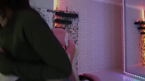 Snapshot of p0rsche911 chatting on December 5, 2024, 11:29 pm Alice online show from December 5, 2024, 11:29 pm