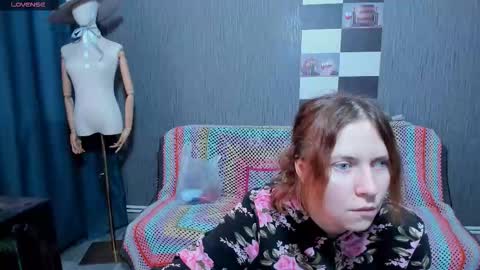 Ella online show from October 25, 2025, 7:49 am