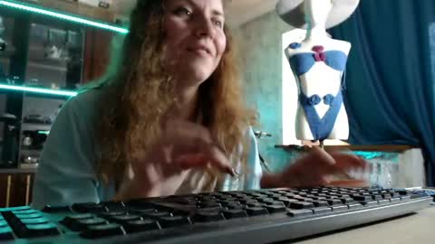 Ella online show from April 25, 2026, 1:41 pm