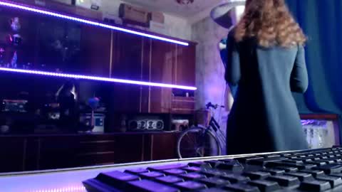 Ella online show from April 27, 2026, 6:11 am