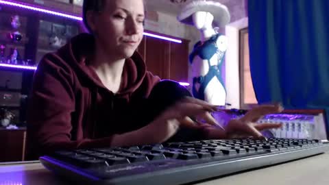 Ella online show from May 6, 2026, 7:13 am