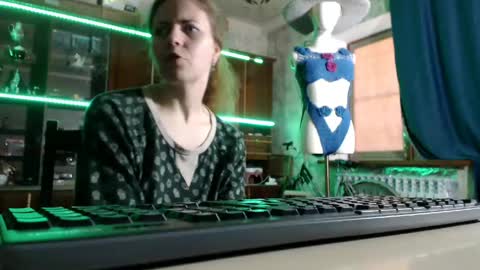 Ella online show from May 11, 2026, 6:41 am