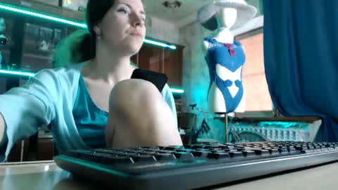 Ella online show from May 13, 2026, 6:22 am