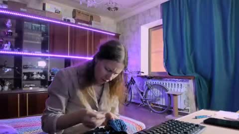Ella online show from May 25, 2026, 6:41 am