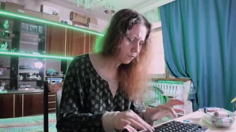 Ella online show from May 26, 2026, 6:09 am