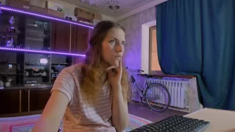 Ella online show from June 10, 2026, 7:40 am