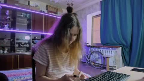 Ella online show from June 13, 2026, 8:12 am