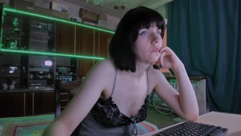 Ella online show from June 18, 2026, 6:46 am