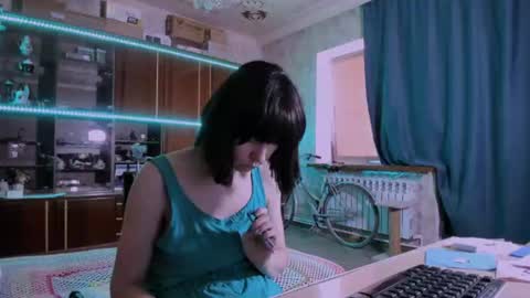 Ella online show from July 17, 2026, 9:05 am