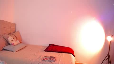 Snapshot of paariss_ chatting on May 19, 2026, 10:16 pm Paris online show from May 19, 2026, 10:16 pm