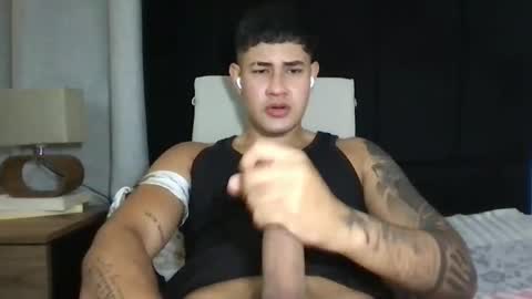 Snapshot of pablo_boston chatting on December 1, 2024, 11:25 pm Javi online show from December 1, 2024, 11:25 pm