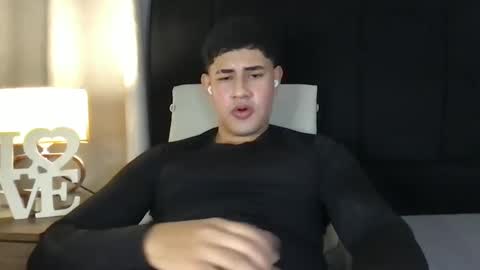 Snapshot of pablo_boston chatting on February 15, 2025, 1:21 am Javi online show from February 15, 2025, 1:21 am