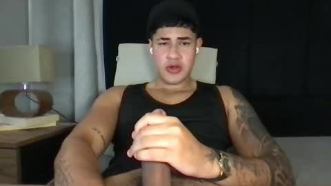 Snapshot of pablo_boston chatting on February 21, 2025, 4:29 am Javi online show from February 21, 2025, 4:29 am