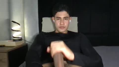 Snapshot of pablo_boston chatting on September 9, 2025, 10:53 pm Javi online show from September 9, 2025, 10:53 pm