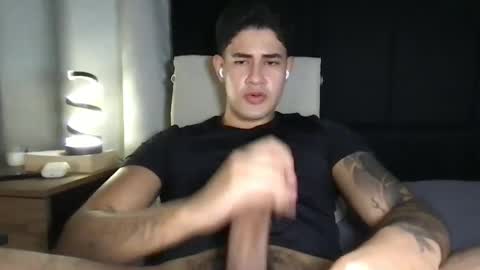 Snapshot of pablo_boston chatting on September 10, 2025, 10:32 pm Javi online show from September 10, 2025, 10:32 pm