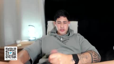 Snapshot of pablo_boston chatting on October 21, 2025, 3:51 am Javi online show from October 21, 2025, 3:51 am