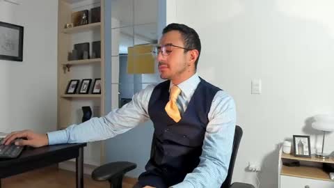 Snapshot of pablo_rincon95 chatting on May 23, 2026, 2:43 pm pablo rincon95 online show from May 23, 2026, 2:43 pm