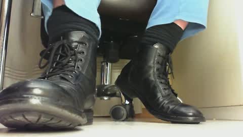 Snapshot of pablomenesssl chatting on March 5, 2025, 10:43 pm Pablo Meness online show from March 5, 2025, 10:43 pm