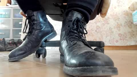 Snapshot of pablomenesssl chatting on December 5, 2025, 8:23 am Pablo Meness online show from December 5, 2025, 8:23 am