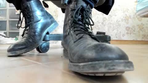 Snapshot of pablomenesssl chatting on December 18, 2025, 7:14 am Pablo Meness online show from December 18, 2025, 7:14 am