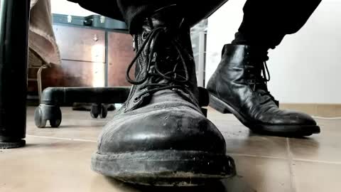 Snapshot of pablomenesssl chatting on April 18, 2026, 5:55 am Pablo Meness online show from April 18, 2026, 5:55 am