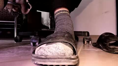 Snapshot of pablomenesssl chatting on May 8, 2026, 7:14 am Pablo Meness online show from May 8, 2026, 7:14 am