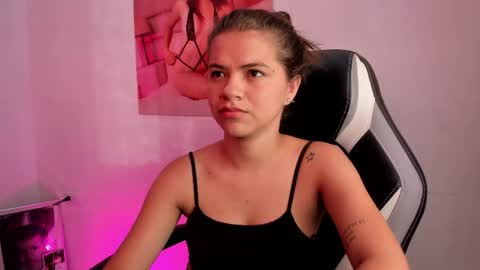 Snapshot of paigejayden chatting on April 20, 2026, 10:22 pm Paige online show from April 20, 2026, 10:22 pm