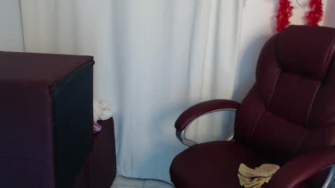 paiperhalliwey online show from February 15, 2026, 7:51 am