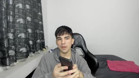 pakun_ online show from February 10, 2025, 1:03 am